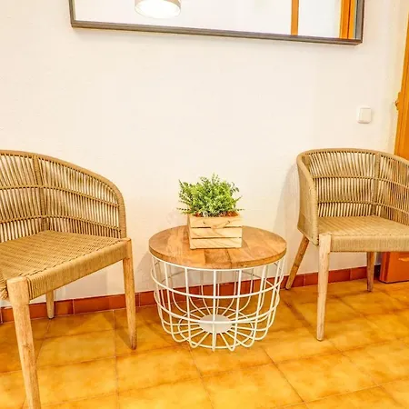 アパート Charming Patio By Hello Homes シッチェス
